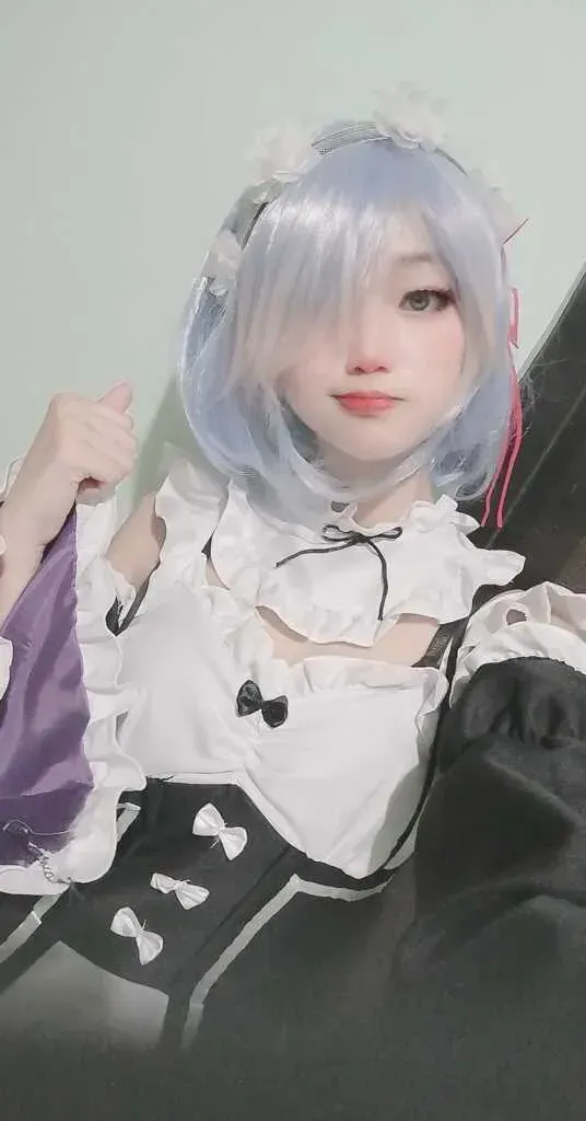 Bern Sredna, Sosok Dibalik Stiker WA Cosplay Rem!