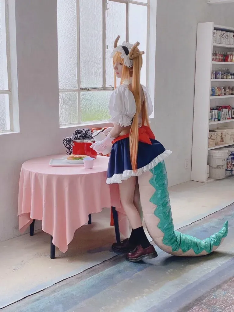 Enako Jadi Tohru Dari Maid Dragon dalam Majalah Monthly Action
