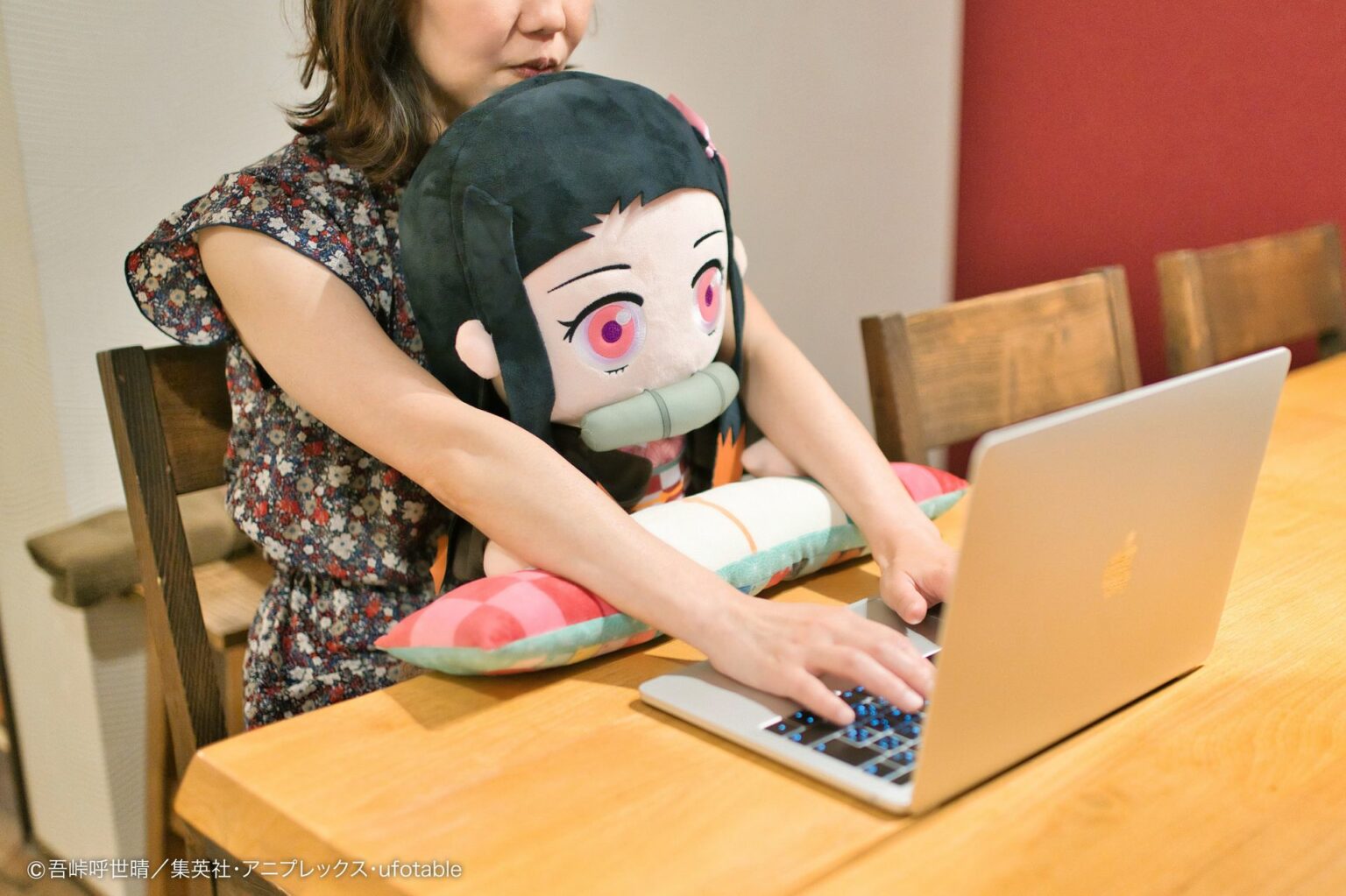 Nugas di Laptop Bakal Makin Asik Nih Sambil Ditemenin Nezuko!