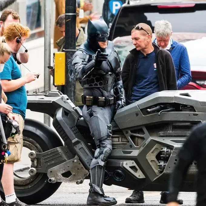 Foto Baru Dari Film The Flash Menunjukan Tampilan Pada Batfleck!