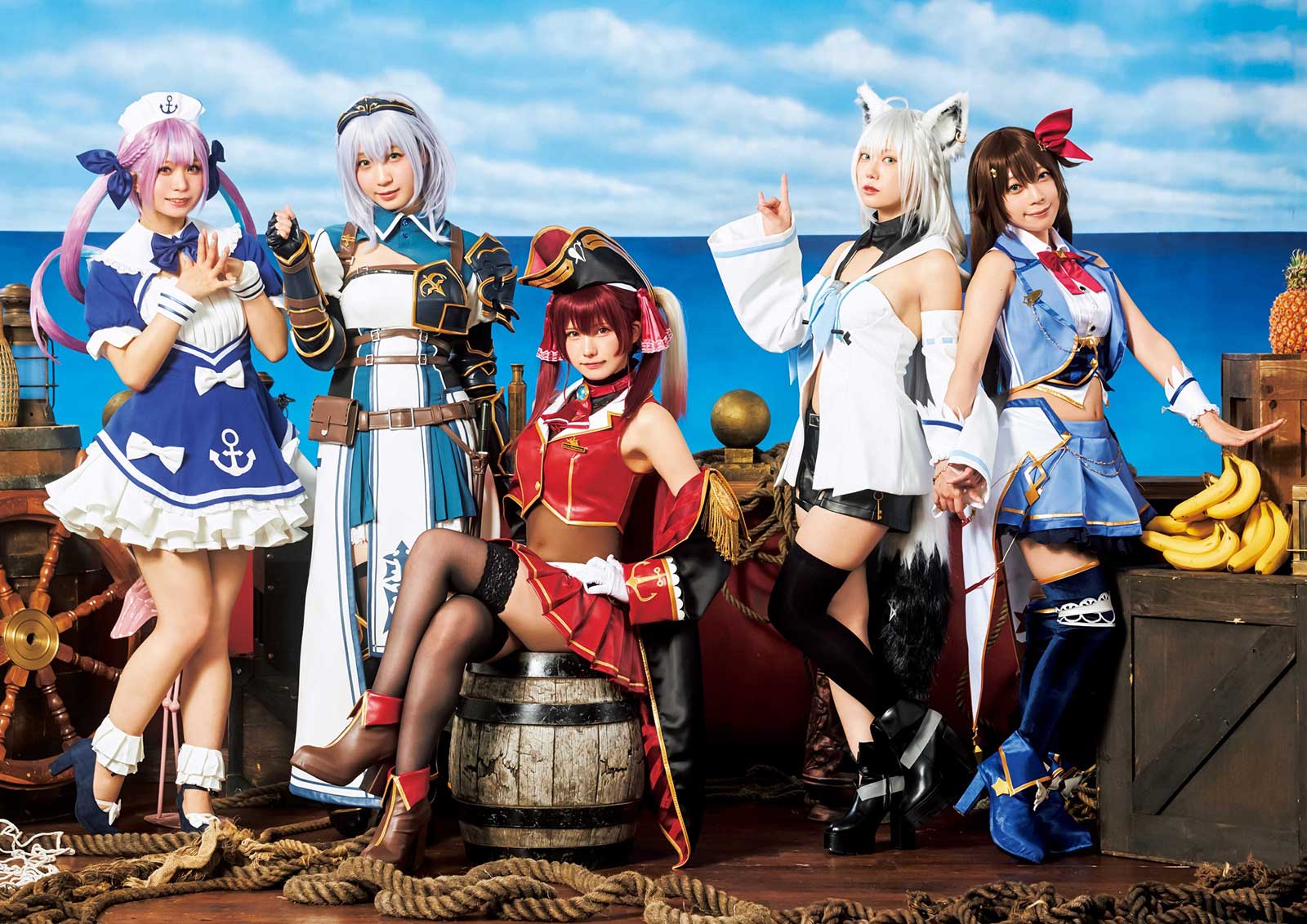 Enako Pimpin Cosplayer Lain Dalam Sebuah Kolaborasi Antara Majalah Dan Hololive