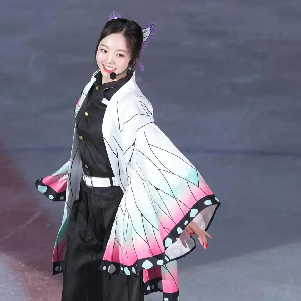 Shinobu Kochou Tampil Menawan Pada Event Ice Skeating
