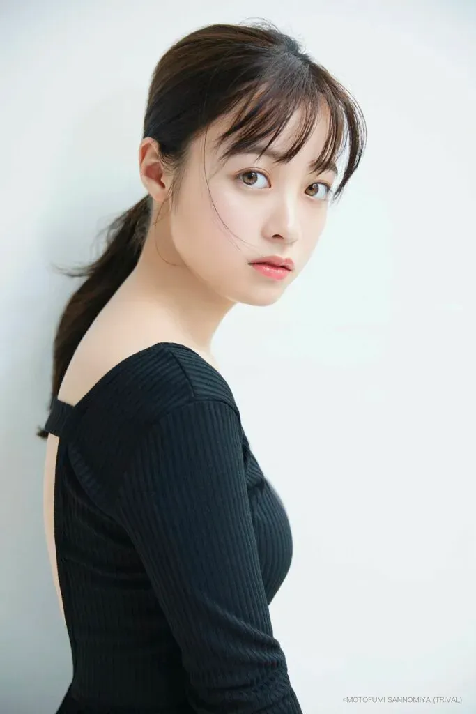 Kanna Hashimoto Dengan Ponytail