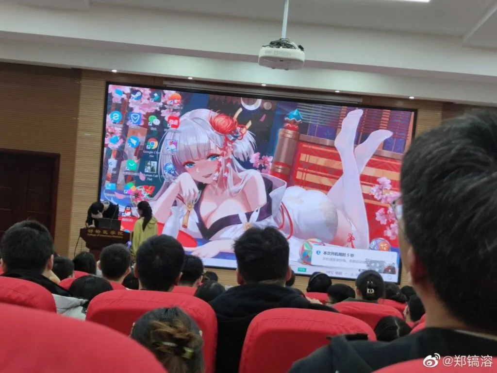 Tampak Seorang Mahasiswa Panik