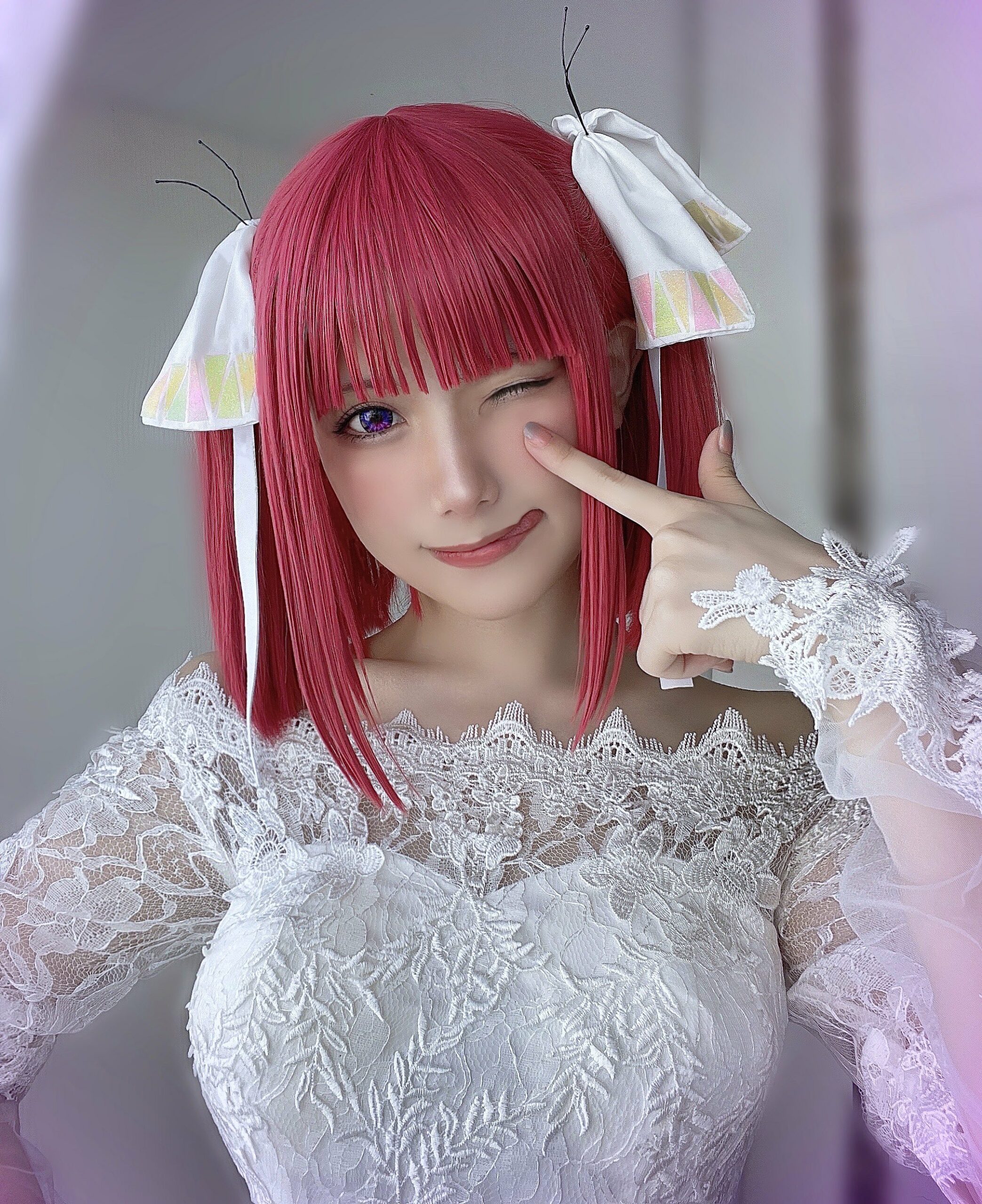 Akari Akase, Penyanyi Lagu Ending Sono Bisque Doll Bercosplay Ria Sebagai Kembar Lima!