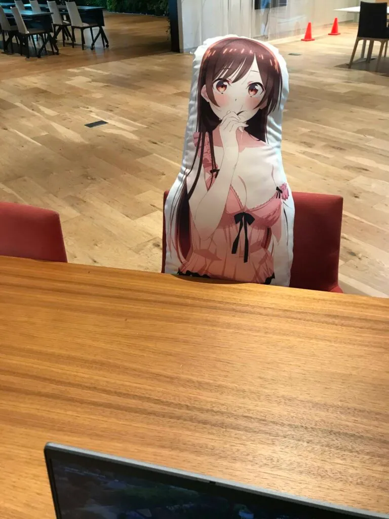 Bantal Chizuru