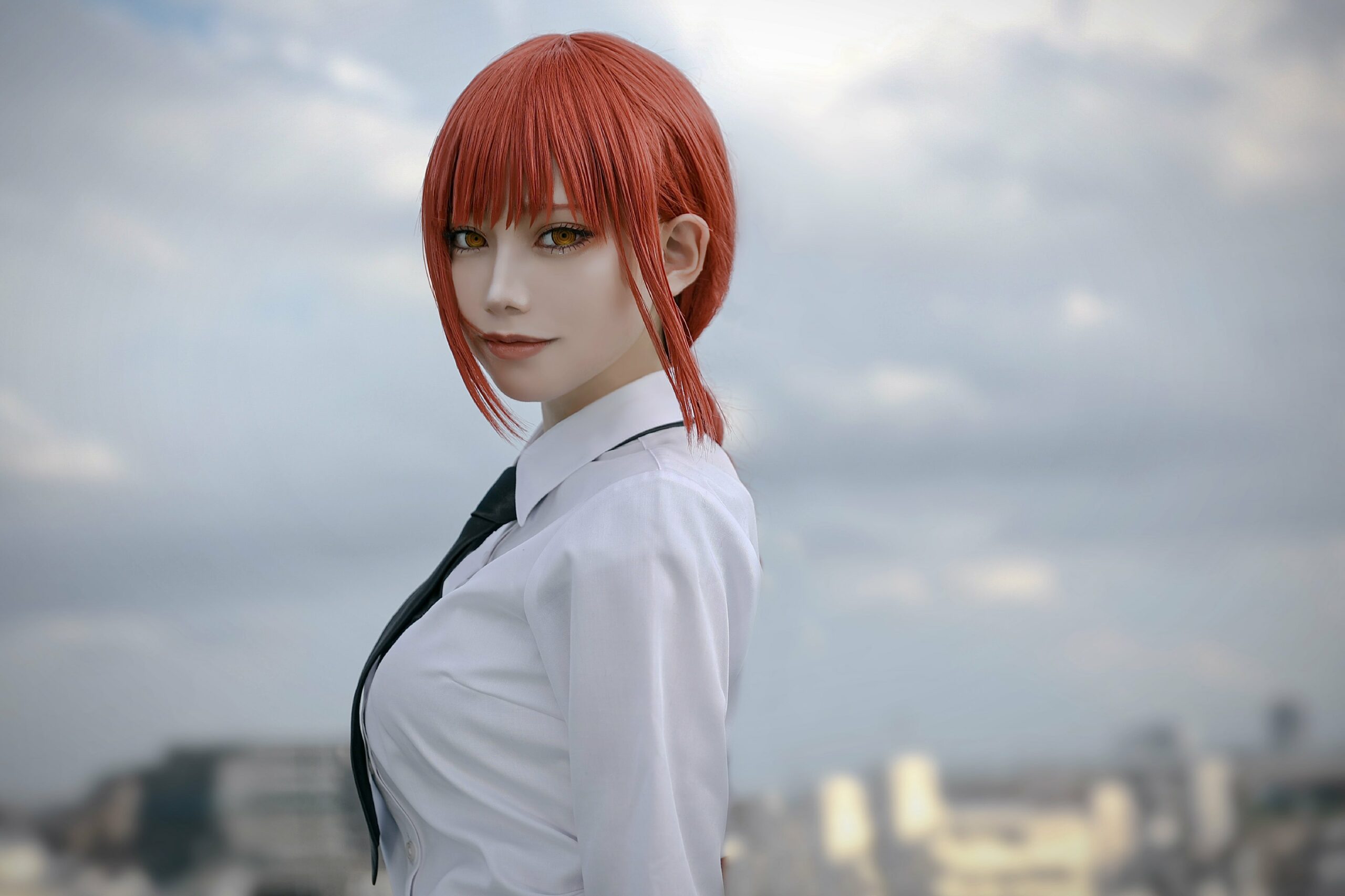 Akari Akase Tampil Elegan dengan Cosplay Makima!