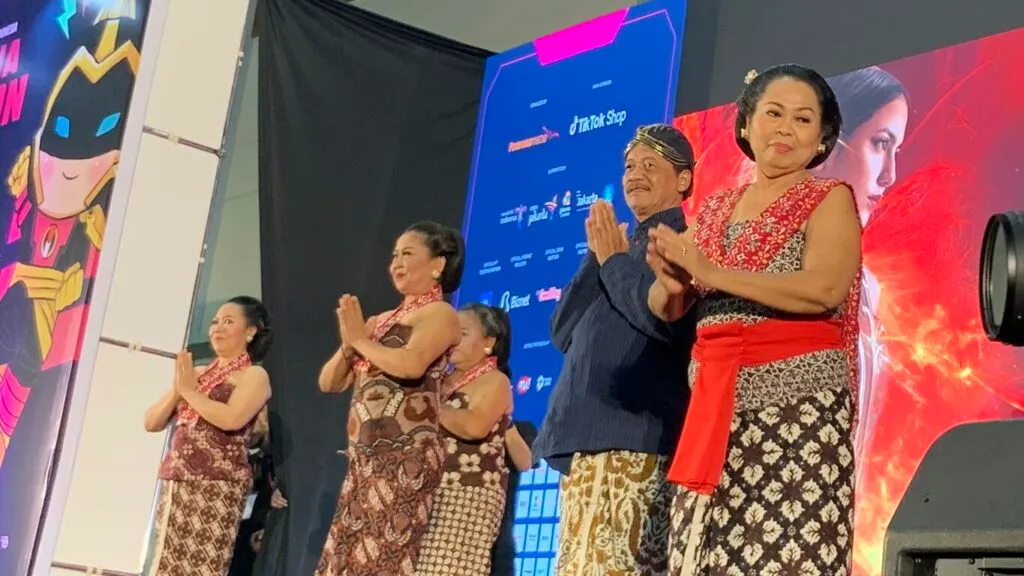 Penampilan pembukaan Sri Asih dengan nyanyian sinden | Foto: Jauhar | Dok. Area Topik