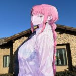Cara Unik Seorang Wibu Menunjukan Kasih Sayangnya Kepada Sang Waifu