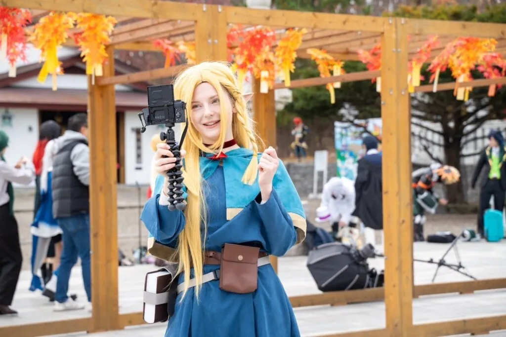 Ella Freya Saat Bercosplay